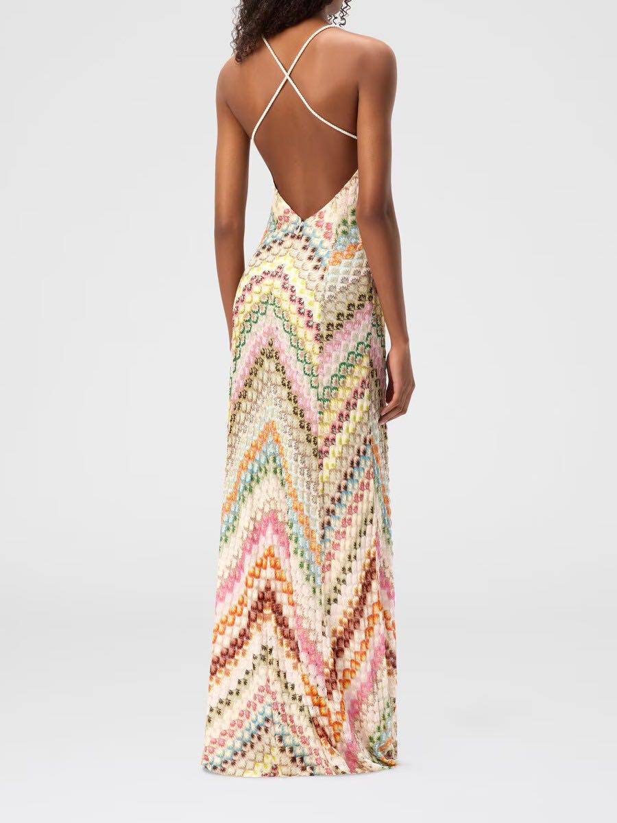 Robe d'été femme sans manches, coupe fluide, style bohème. Parfaite comme sortie de bain légère.