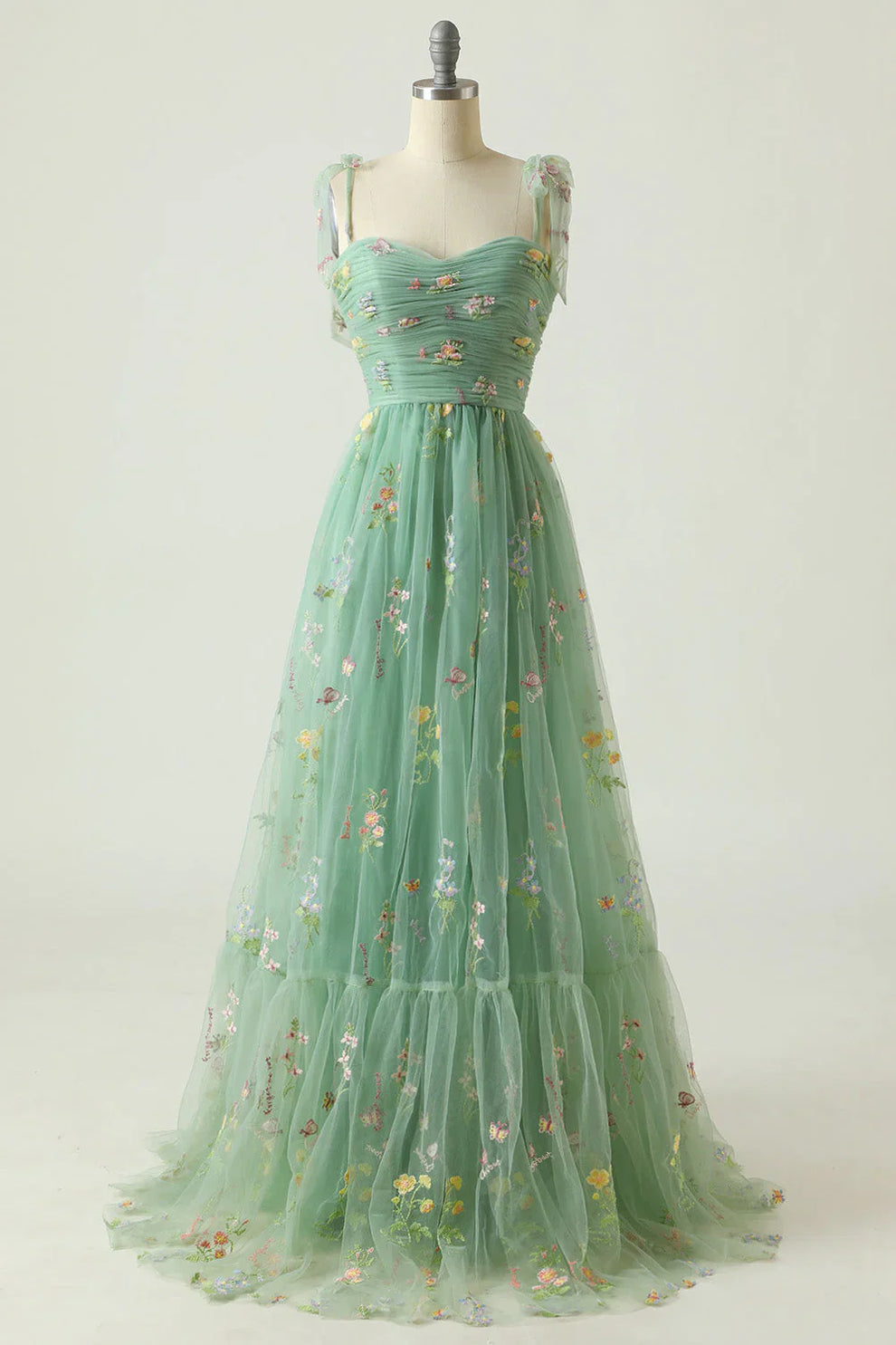 Robe longue femme élégante à imprimé floral, parfaite pour soirée chic ou cérémonie. Style fluide habillé.