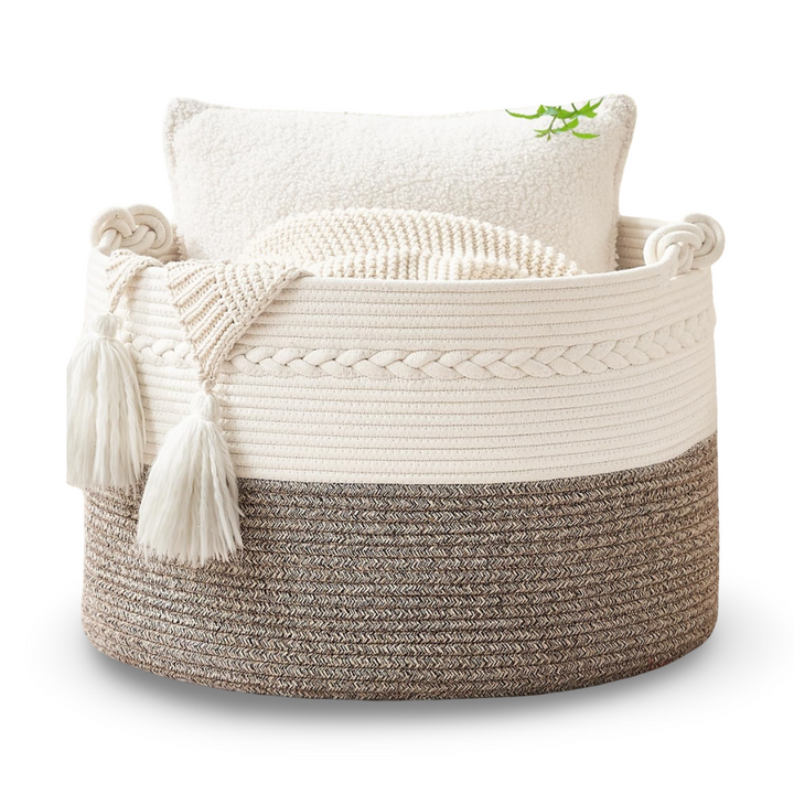 Panier en corde de coton pour un rangement de jouets ou linge. Un accessoire essentiel pour l'organisation.