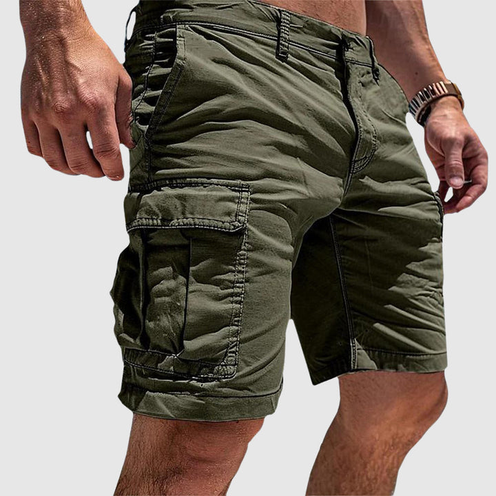 Short décontracté homme en coton, parfait pour la mode homme été. Style casual avec poches cargo fonctionnelles.