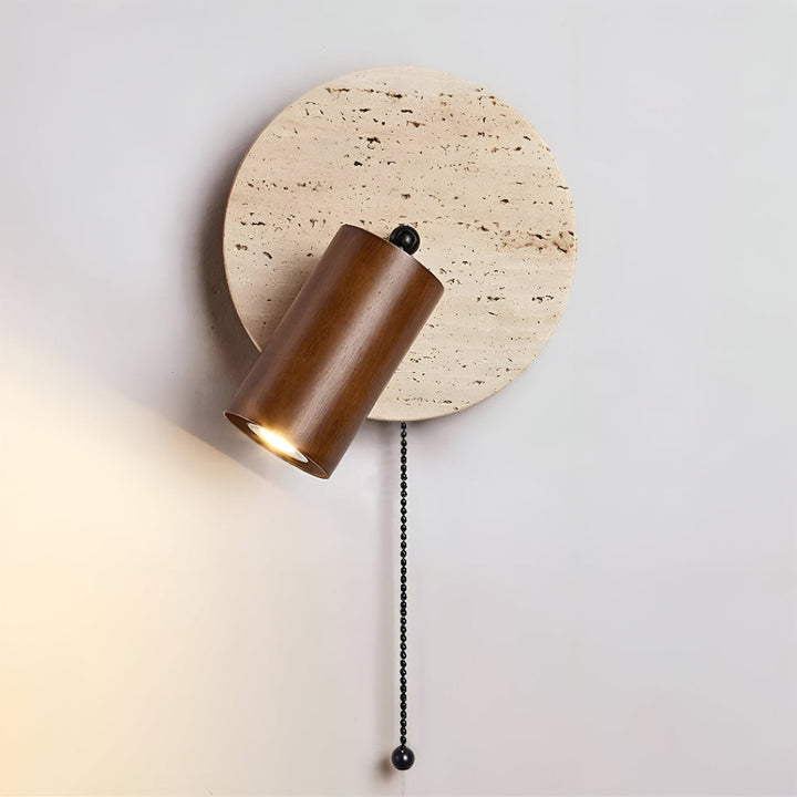 Lampe murale LED en bois et travertin. Spot orientable, ronde. Design nordique, éclairage intérieur optimal. [[lstfy-media:14]]