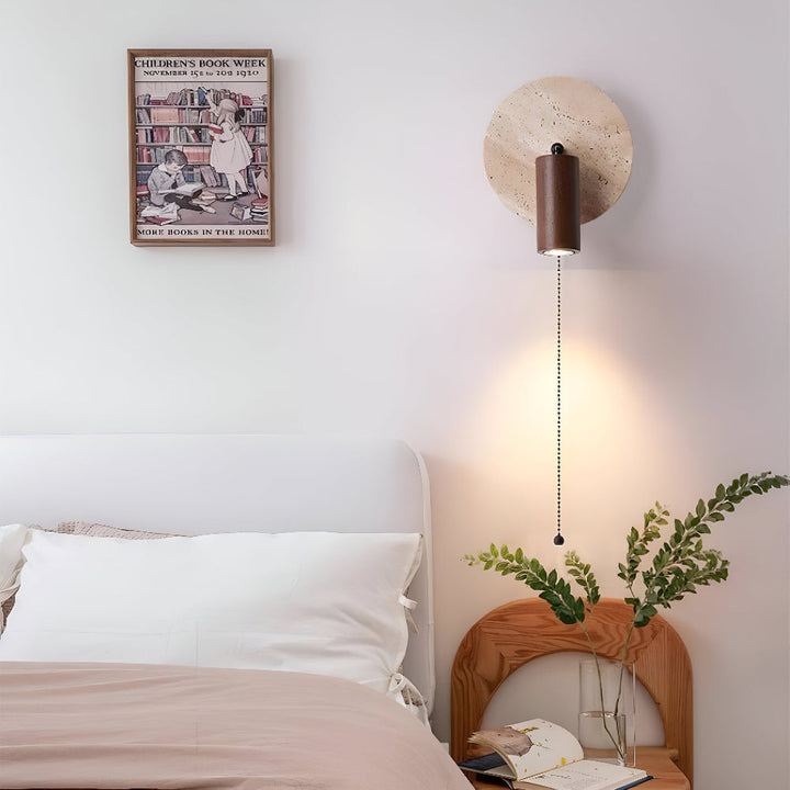 Applique murale LED moderne ronde en travertin et bois. Spot orientable, économie d'énergie. Pour couloir. [[lstfy-media:5]]