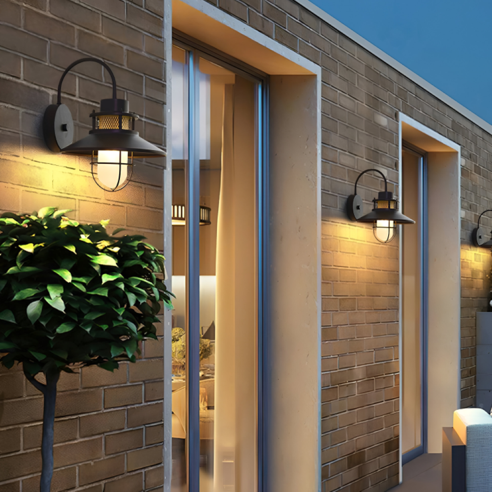 Lampe murale vintage industrielle noire, étanche IP65, parfaite pour l'éclairage extérieur.