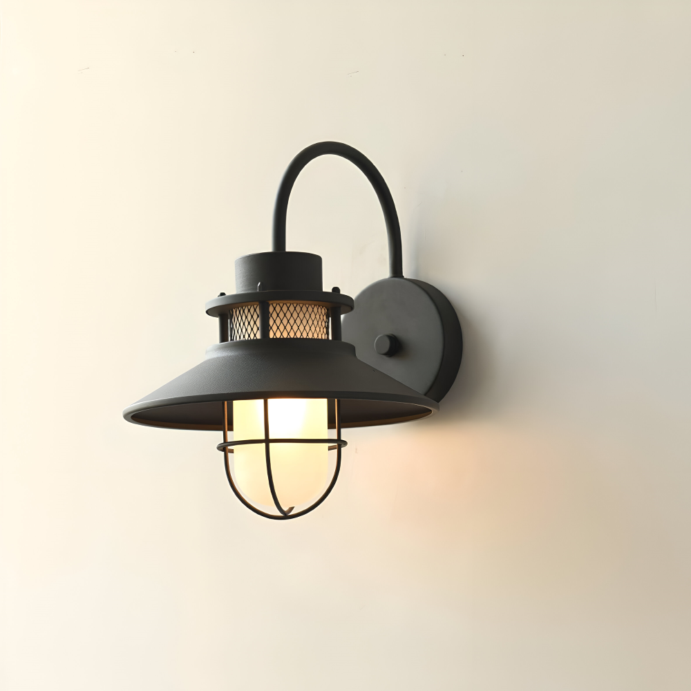 Lampe murale noire IP65, style industriel vintage, pour un éclairage extérieur chic et fonctionnel.