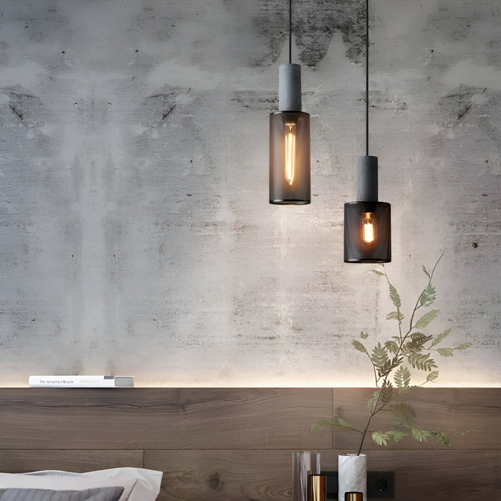 Luminaire rustique suspendu, style industriel-chic, apporte une ambiance chaleureuse à votre maison.