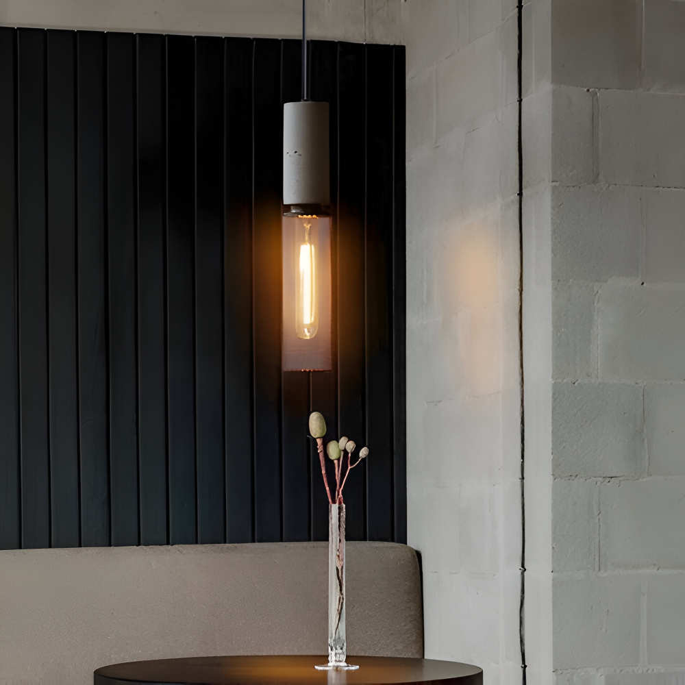 Lampe de plafond design, éclairage contemporain pour cuisine ou salon, avec hauteur ajustable.