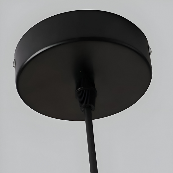 Éclairage de plafond suspendu, style industriel-rustique, hauteur réglable, idéal pour cuisine.