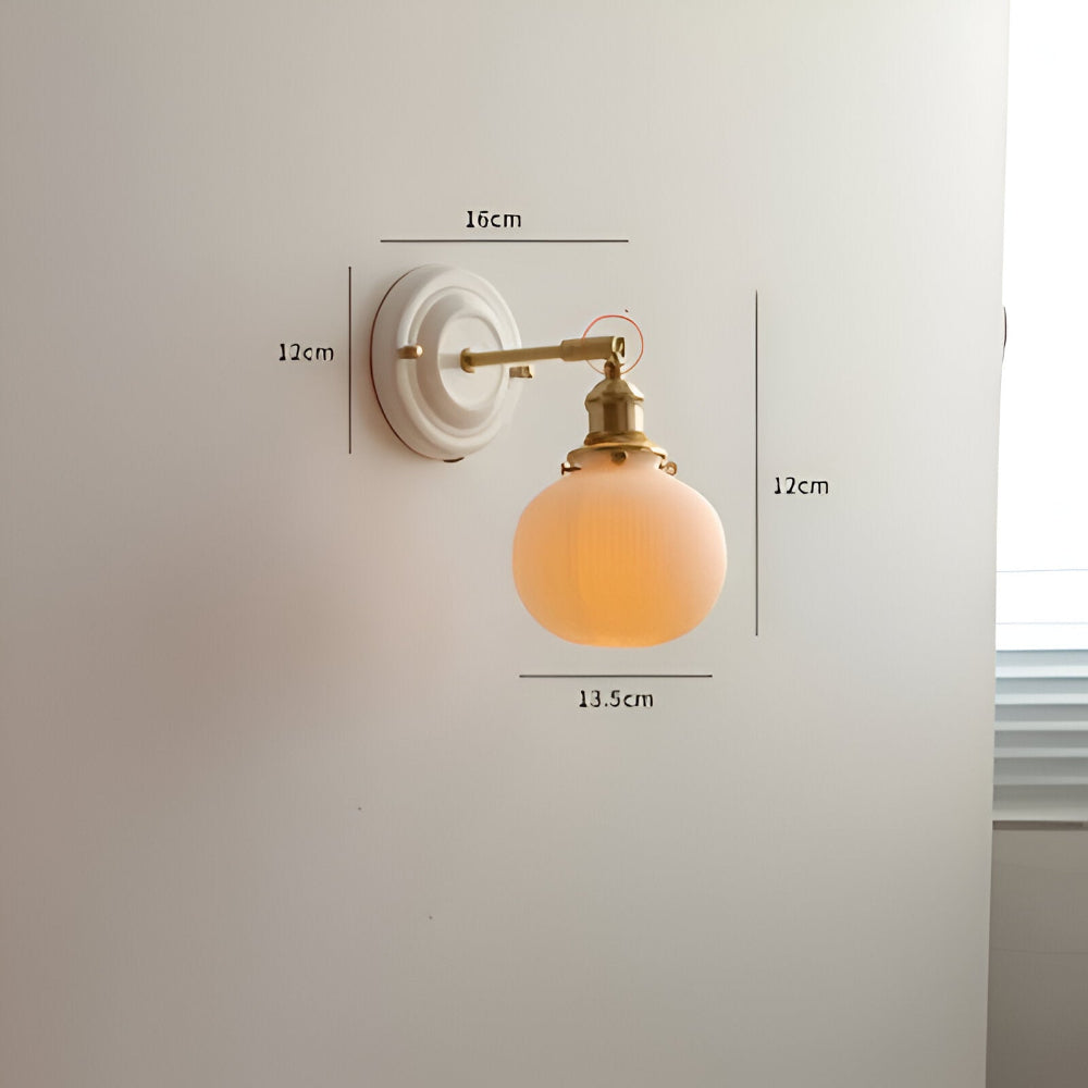 Applique murale élégante, design rustique pour chambre, éclairage d'ambiance.