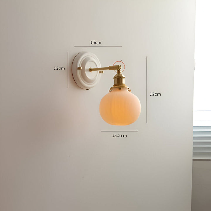 Applique murale élégante, design rustique pour chambre, éclairage d'ambiance.