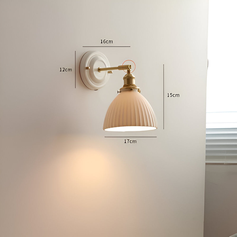 Applique murale élégante, style champêtre pour salon, diffuse lumière douce.