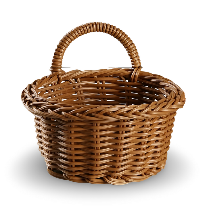 Panier mural tressé rustique en plastique brun pour rangement et décoration de maison.