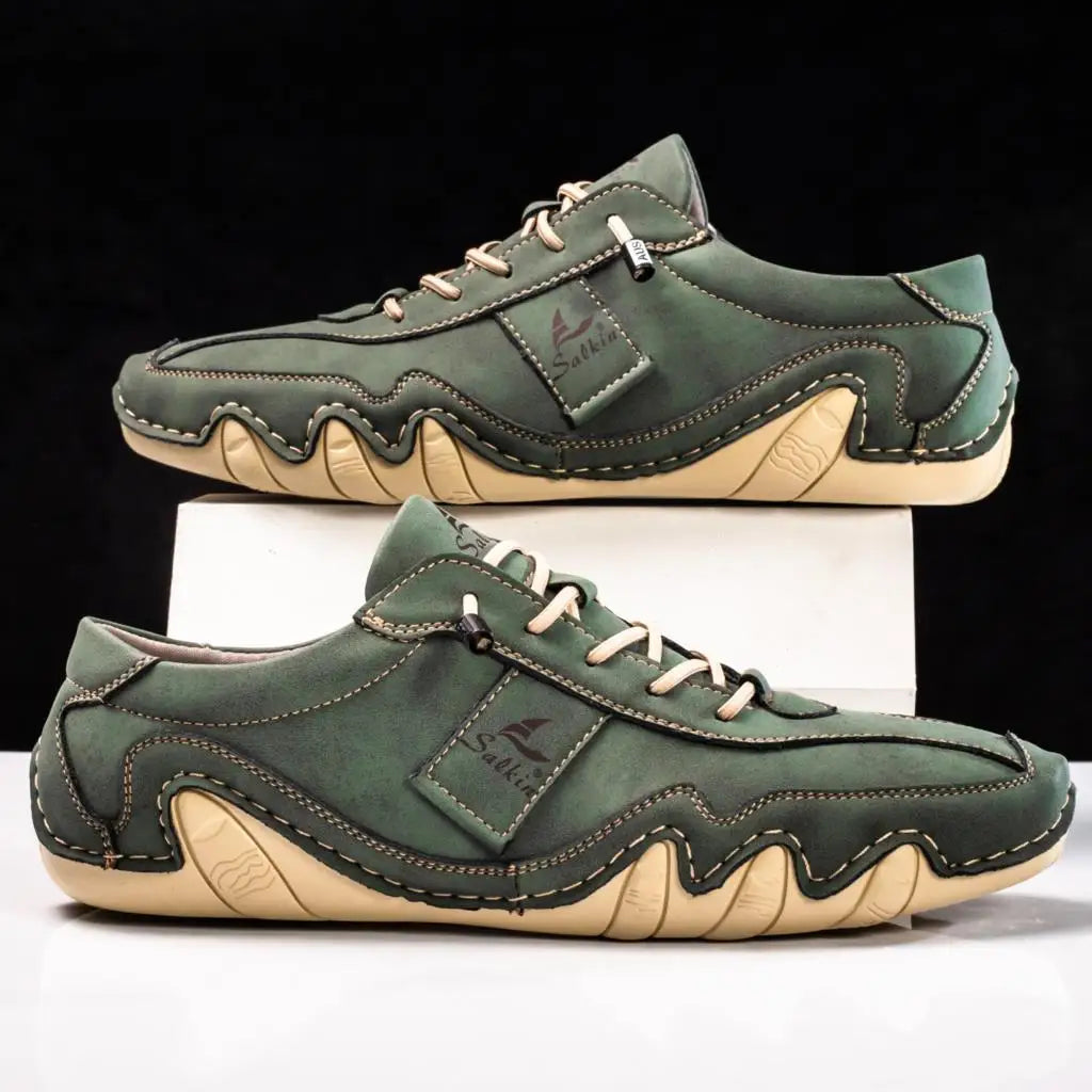 Chaussures orthopédiques pour hommes, combinant style élégant, confort et soutien pour un usage quotidien.