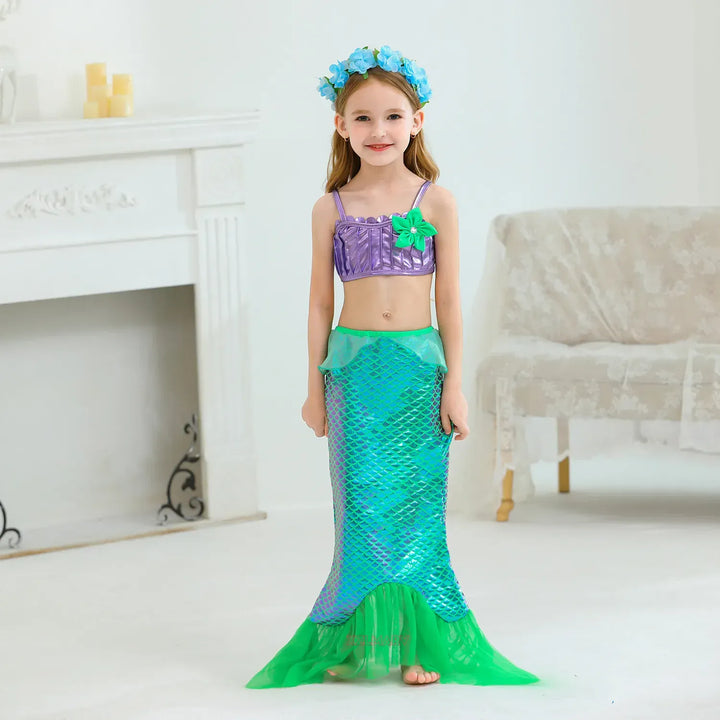 Tenue de sirène étincelante pour petite fille, parfaite pour se transformer en princesse des mers. Carnaval.
