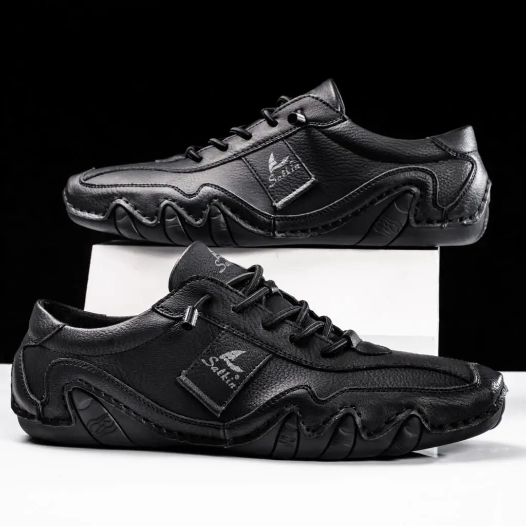 Détail des chaussures orthopédiques hommes : confort, durabilité et soutien pour vos pieds actifs.