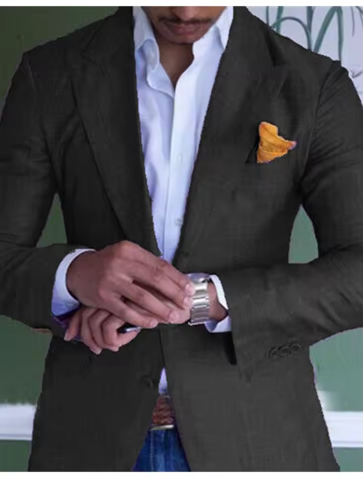 Blazer homme bleu marine chic, coupe ajustée. Parfait pour le bureau, les affaires ou une sortie élégante.