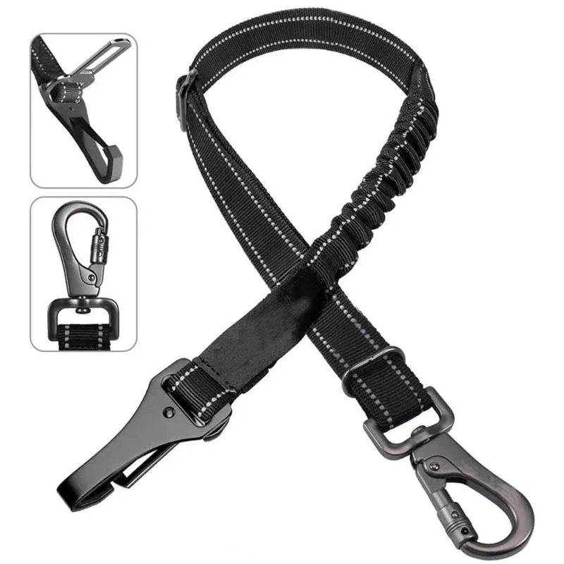 Voyagez en toute sérénité avec cette ceinture de sécurité voiture pour chien, garantissant protection et confort.