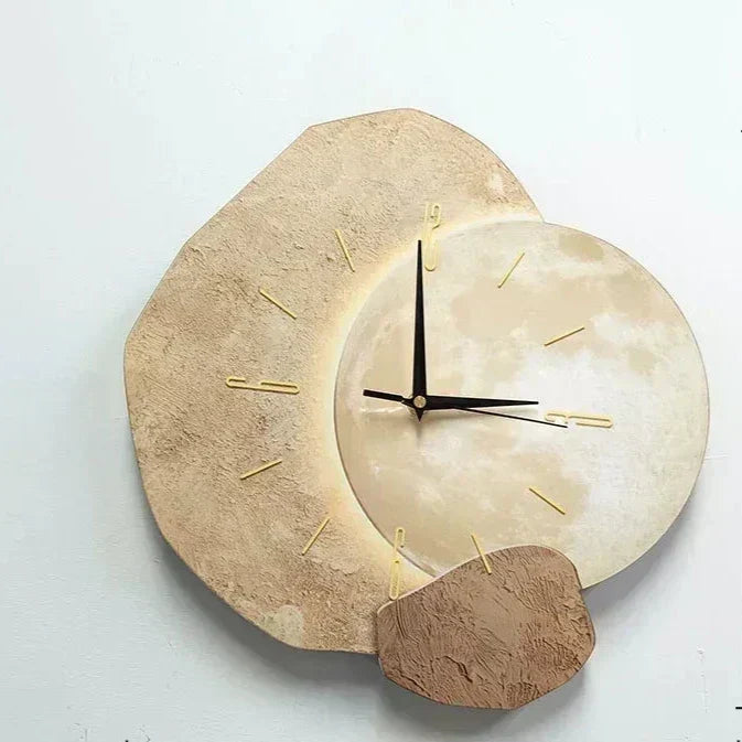 Horloge murale LuxeAura contemporaine, éclairage LED d'ambiance, parfaite pour rehausser votre décoration intérieure.