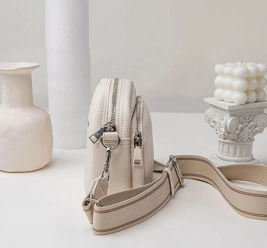 Sac bandoulière rectangulaire femme couleur crème, sac banane chic et tendance pour toutes occasions.