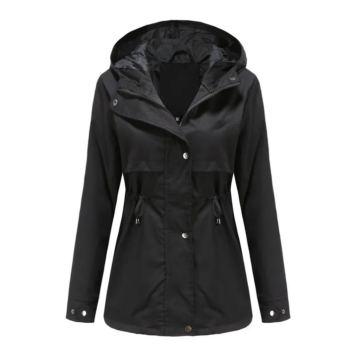 Manteau imperméable femme, coupe moderne et élégante, parfait pour la pluie et le confort en extérieur.