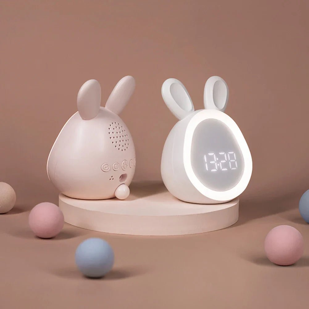 Réveil lapin LED pour enfants, développe l'autonomie. Veilleuse douce pour un sommeil paisible.