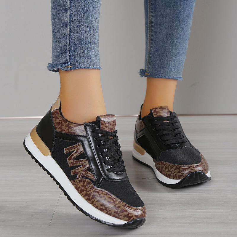 Baskets femme pour loisirs, offrant un confort optimal et une excellente adhérence sur diverses surfaces.