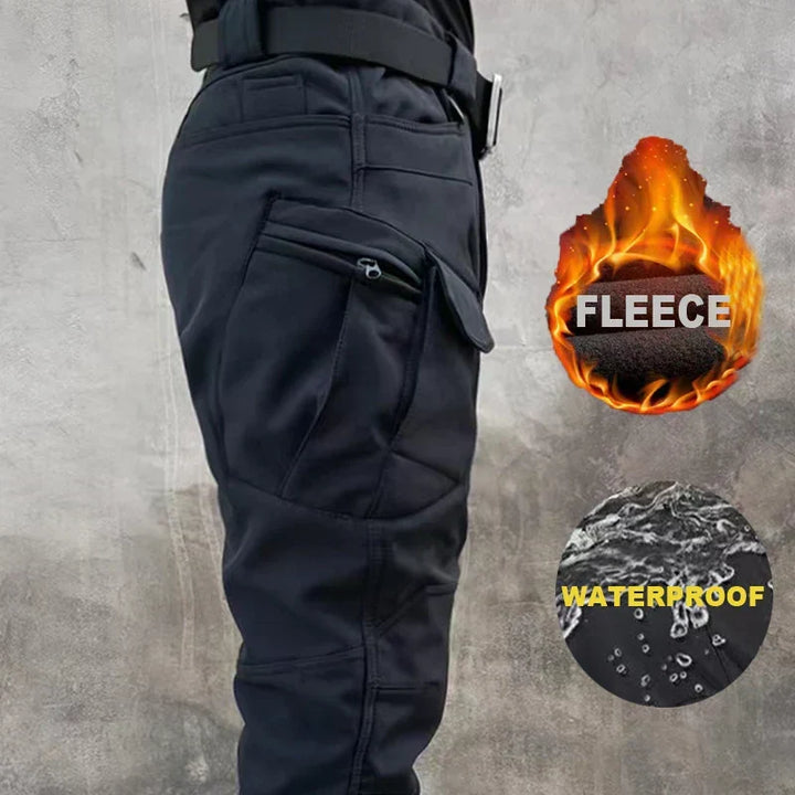 Pantalon cargo homme hiver, tactique imperméable, idéal randonnée et activités extérieures.