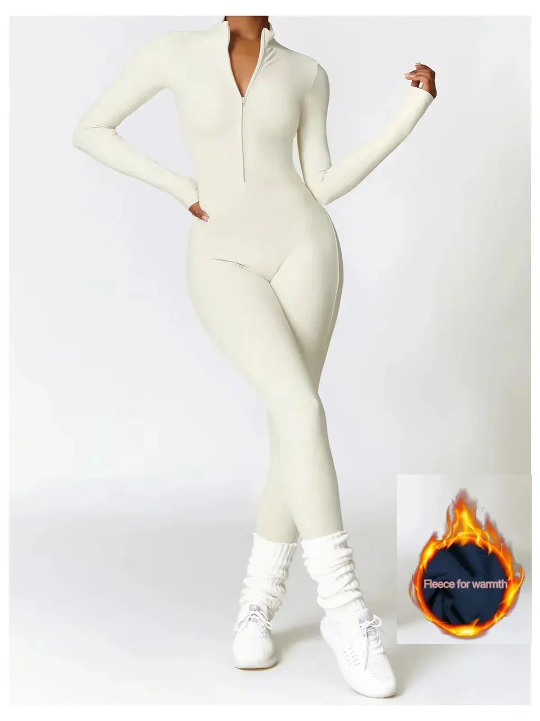 Combinaison polaire femme chaude et stretch. Idéale pour le sport, la détente et les froides journées d'hiver.