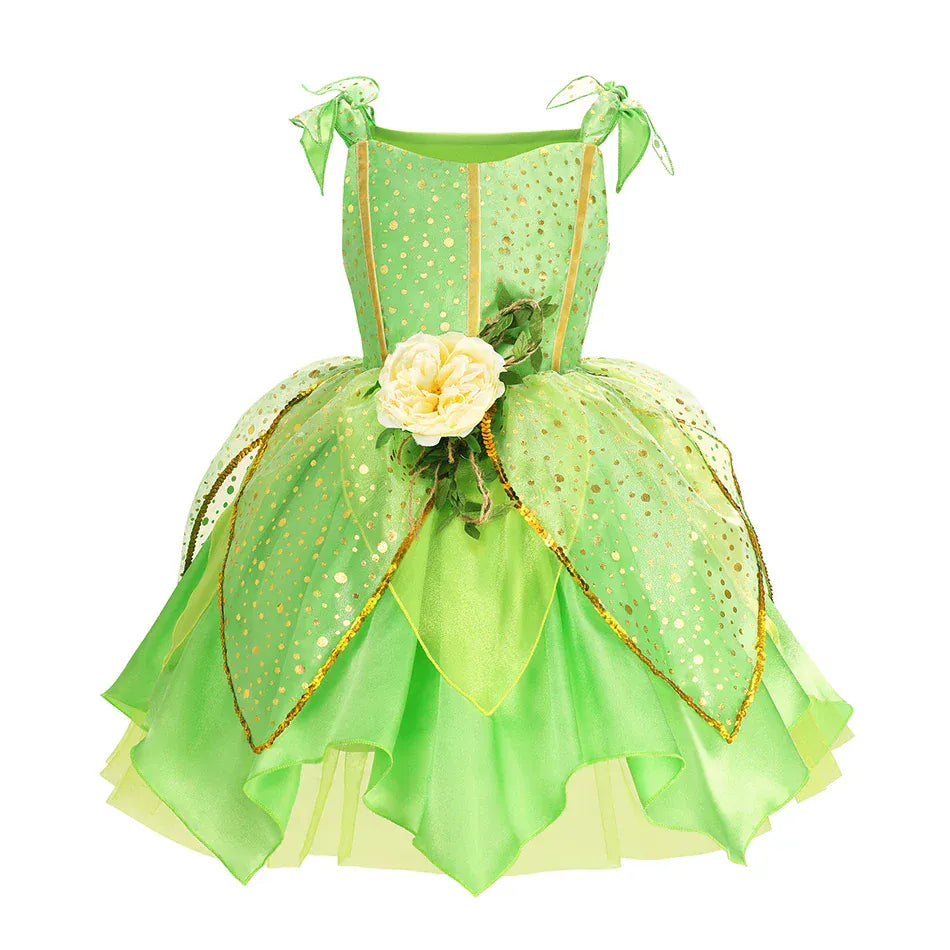 Déguisement Fée Clochette vert émeraude pour fille, avec robe pailletée et ailes scintillantes. Idéal fête ou jeu imaginaire.