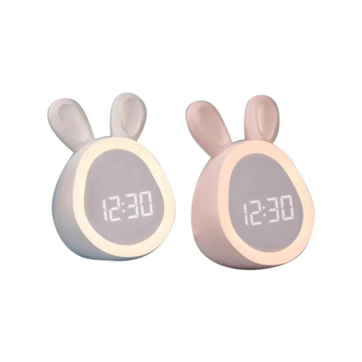 Réveil enfant forme lapin, veilleuse LED douce. Favorise un sommeil paisible et l'autonomie.