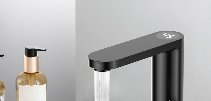 Robinet chauffant, design moderne et élégant, fournit de l'eau chaude instantanément pour une utilisation facile.