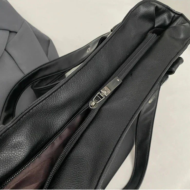 Sac chic pour femme, grand volume, en cuir de qualité, accessoire mode intemporel et fonctionnel.