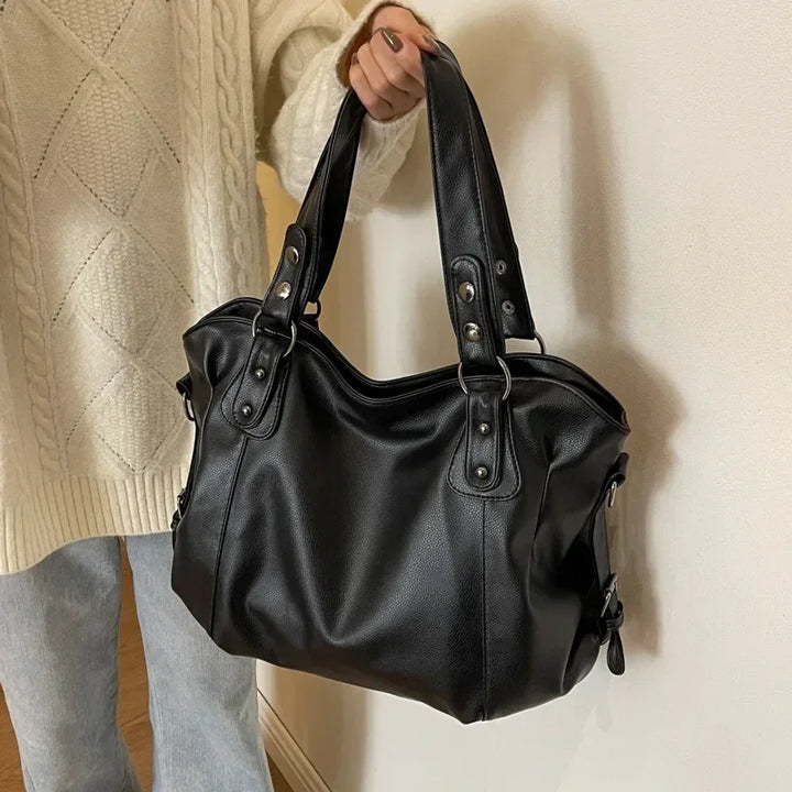 Grand sac cabas en cuir pour femme, parfait pour le travail ou le shopping, spacieux et chic.