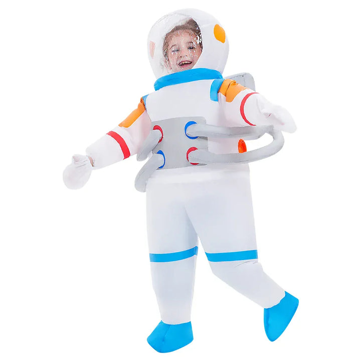 Adulte portant un déguisement gonflable Alien enlevant un astronaute, pour une fête mémorable.