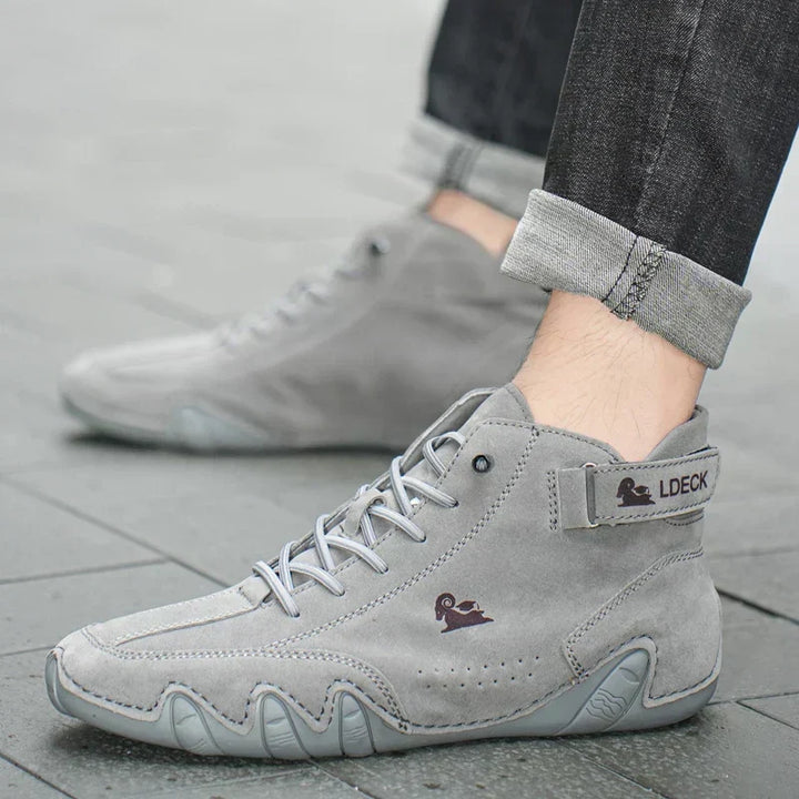 Chaussures hommes, imperméables et respirantes, offrant un soutien orthopédique complet.
