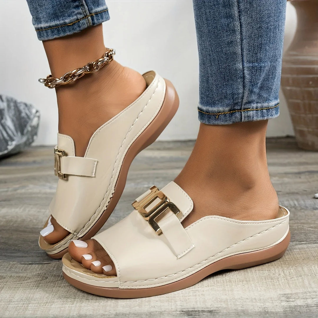 Sandales femme Mina confortables et stylées, parfaites pour l'été, le loisir ou une tenue décontractée et élégante.