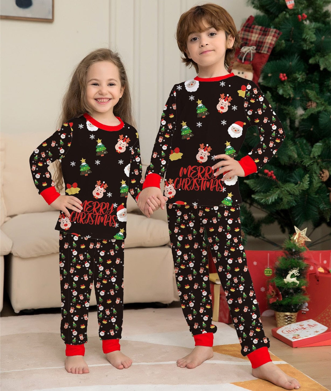 Pyjama Noël assorti. Excellente idée cadeau festive pour toute la famille. Crée une ambiance de fête unique et chaleureuse.