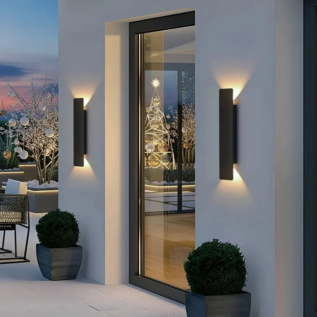 Applique murale LED étanche en aluminium OUTGLOW, parfaite pour salle de bain et extérieur.