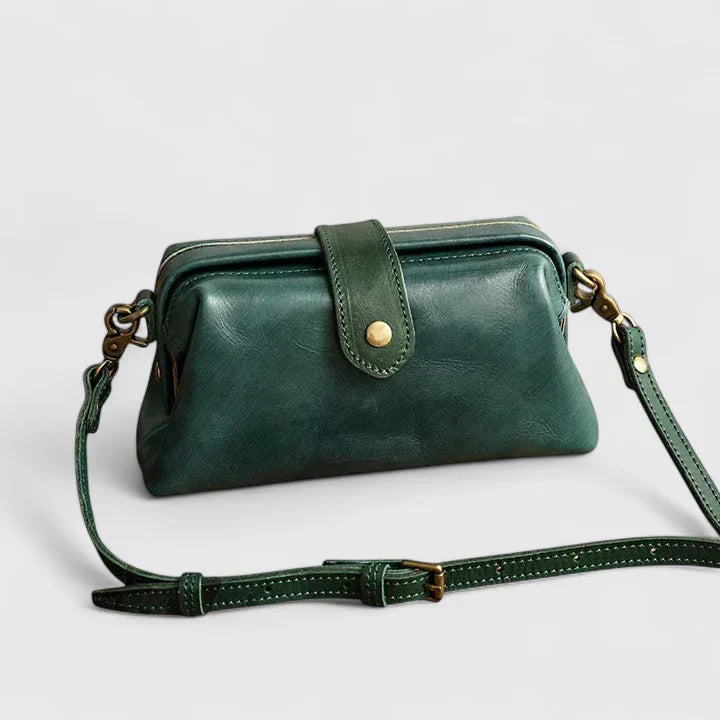 Sac femme tendance, couleur vibrante, accessoire de mode incontournable pour un style affirmé.