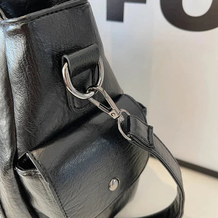 Sac d'épaule femme Aliona, vue de face, noir, spacieux et élégant pour le bureau ou l'école.