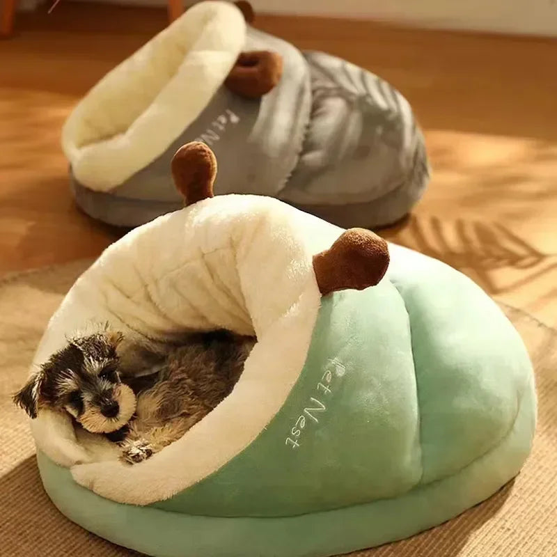 Lit PawPrestige de luxe pour chien, pliable et douillet, offrant un confort hivernal optimal. Idéal pour repos.