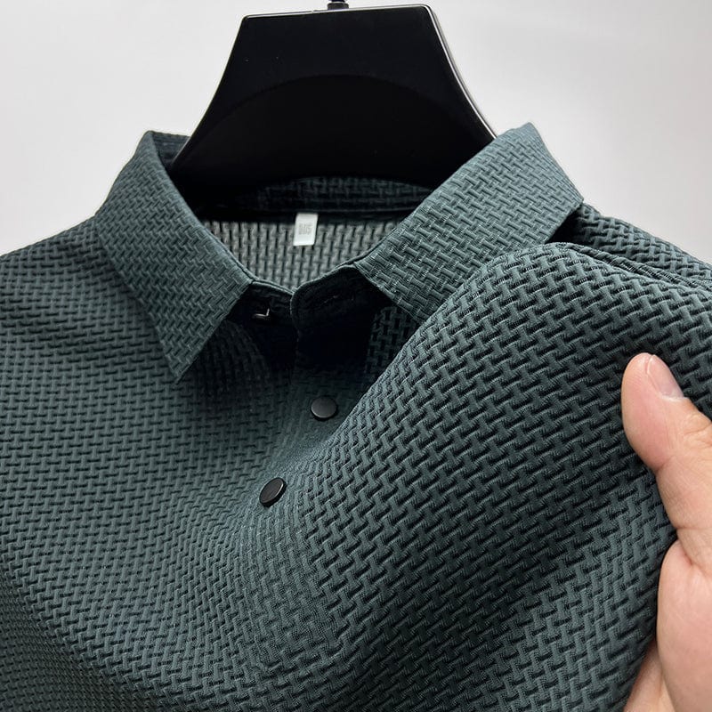 Vêtement polo homme respirant, confort léger. Indispensable pour un été stylé et agréable.