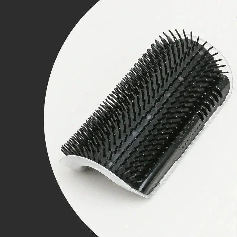 Jouet et brosse à chat murale pour auto-toilettage et massage. Maintient le pelage propre, réduction des poils.
