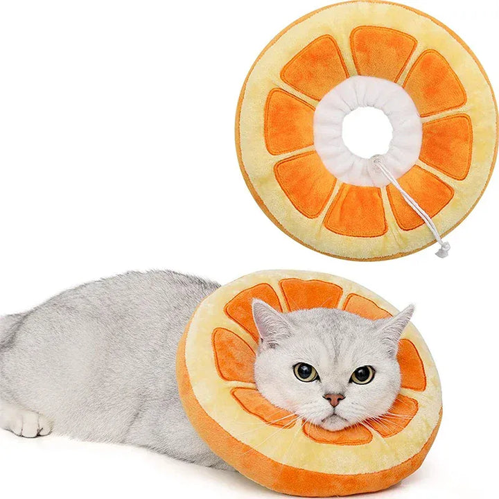 Collerette de récupération confortable en coton doux pour chat, protection anti-léchage post-opératoire réglable.