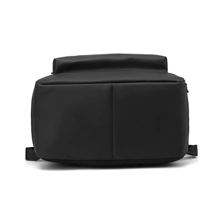 Sac à dos étudiant imperméable et ergonomique gris, idéal pour livres et ordinateur en ville.