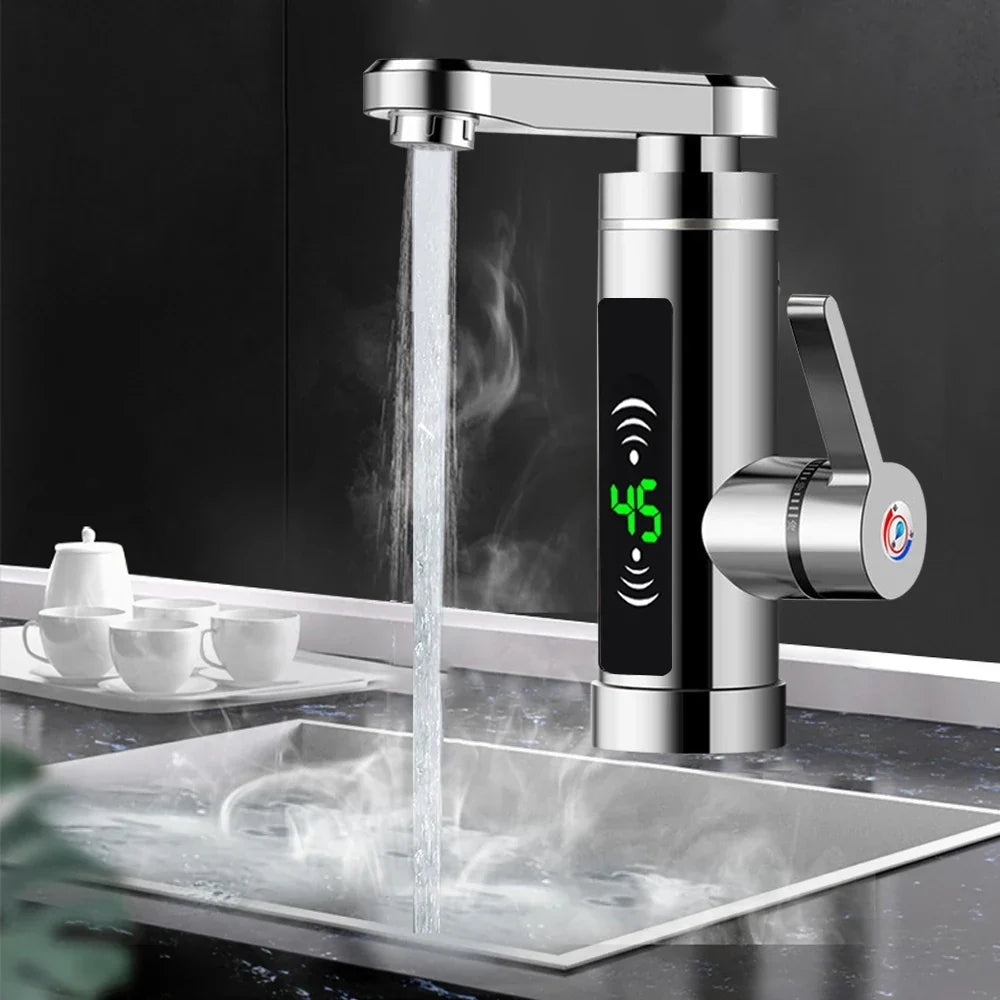 Robinet de cuisine design inox avec eau chaude instantanée. Afficheur numérique pour contrôle précis température.