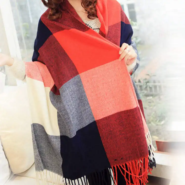 Écharpe féminine douce et chaude, un accessoire de mode élégant pour l'hiver froid.