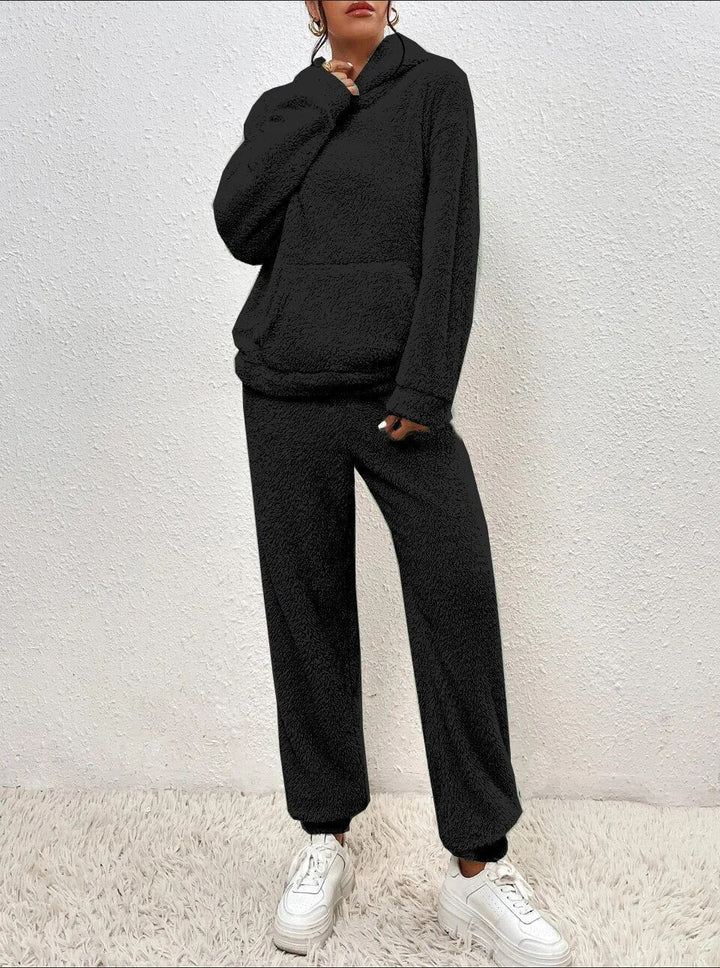 Tenue de détente LuxeCuddle en teddy, unisexe, avec capuche, pour un confort ultime en intérieur.