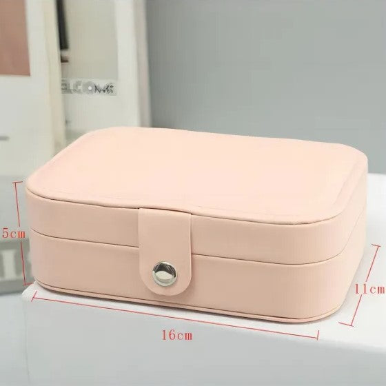 Boîte à bijoux en cuir noir, double couche, avec un design intelligent pour maximiser le rangement.