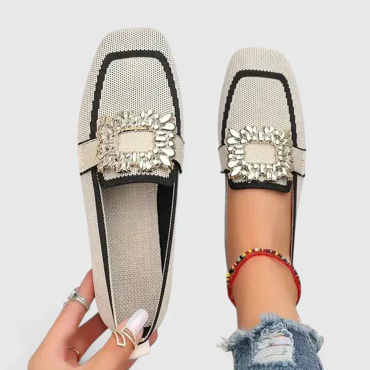 Chaussures mocassins orthopédiques noires femme, idéales pour le travail et un confort toute la journée.