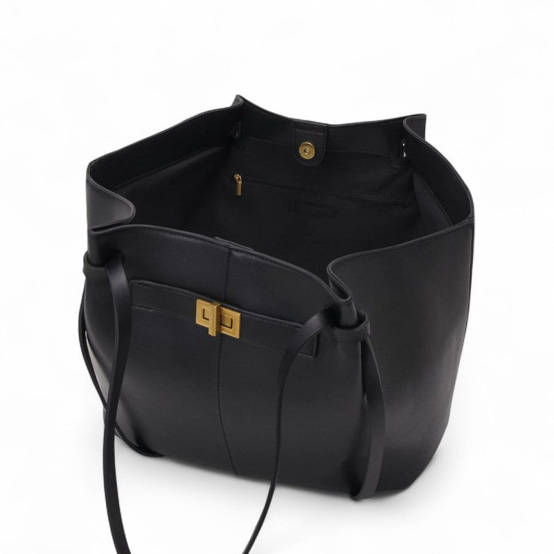 Sac épaule chic et spacieux pour femmes, accessoire de travail élégant, disponible en plusieurs couleurs.